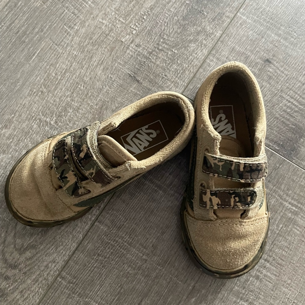 Vans Tan and Green Sneakers with Velcro Closure